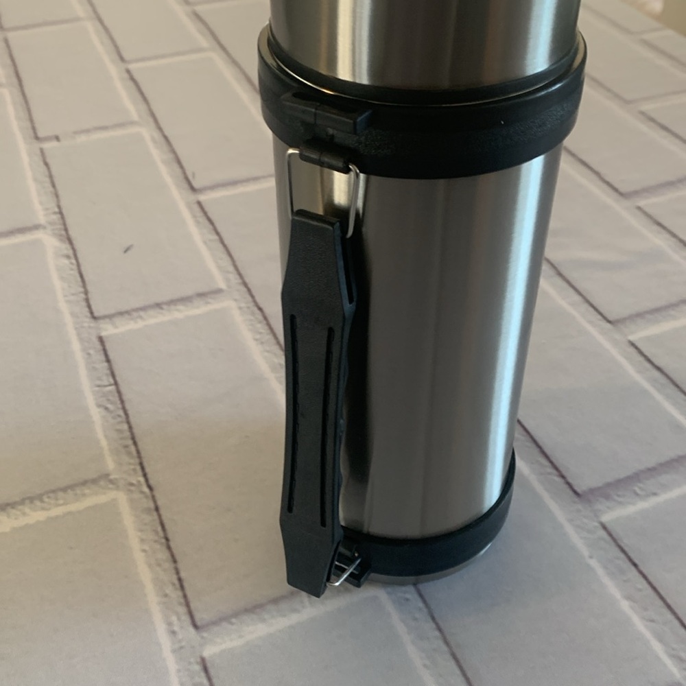 Stainless Thermos - Picture 2 of 10